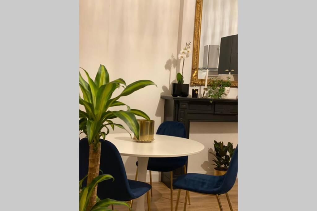 Luxury 1Bedroom Apartment Монс Екстериор снимка