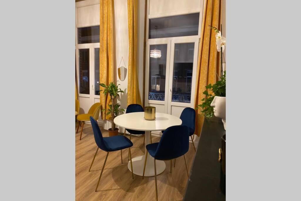 Luxury 1Bedroom Apartment Монс Екстериор снимка